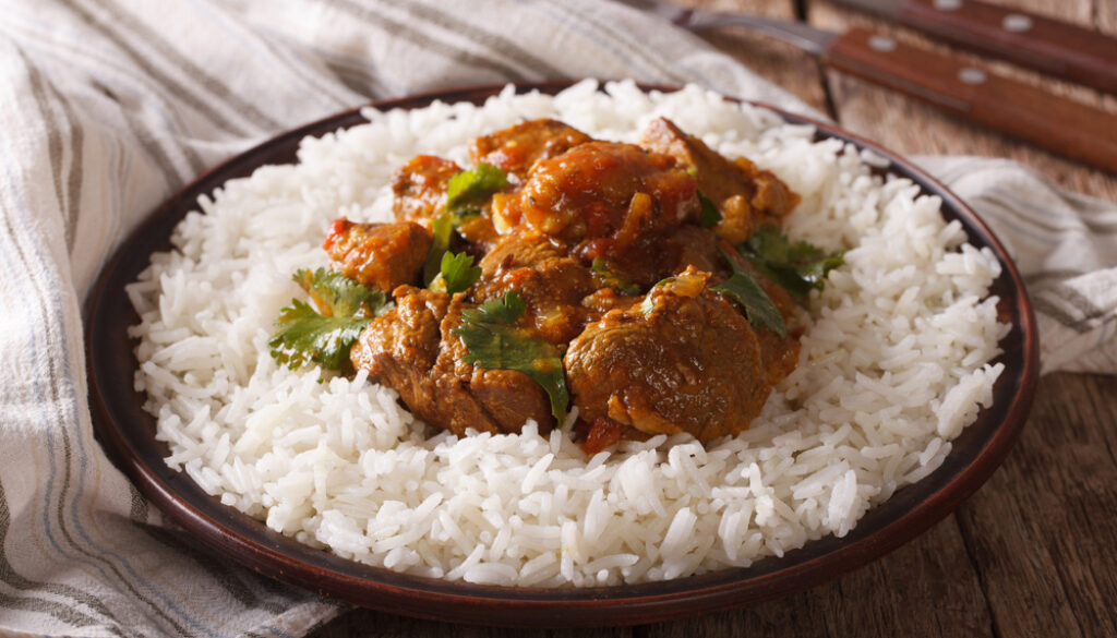 Traditional,Beef,Madras,With,Garnish,Basmati,Rice,Close-up,On,A