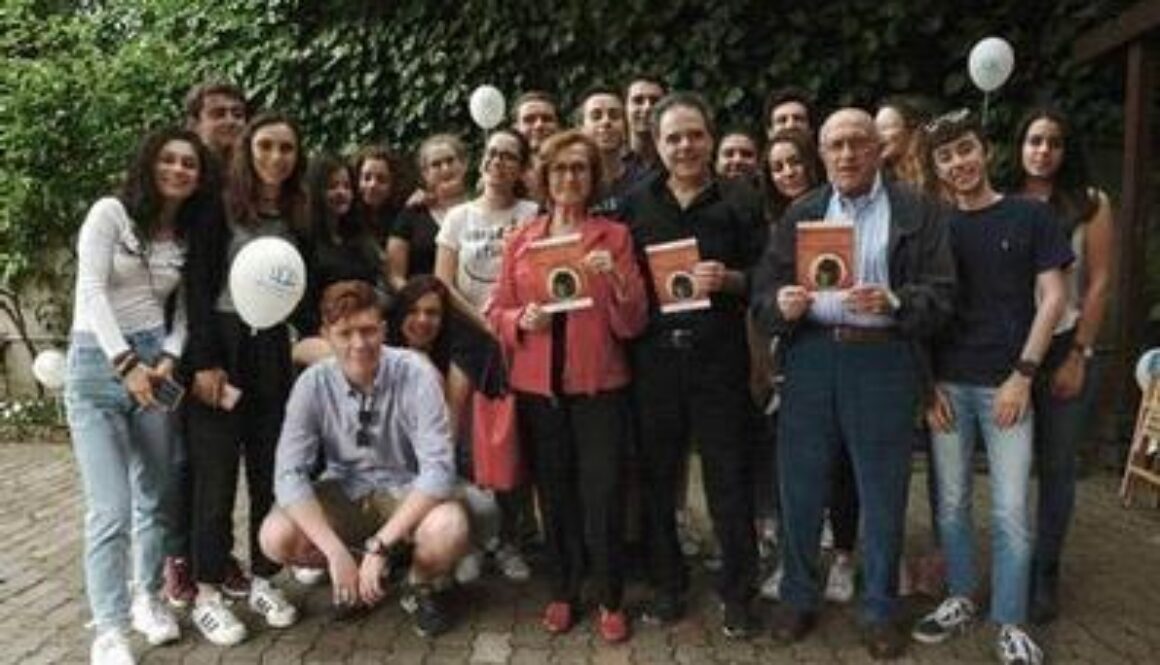 Una grande comunità in una piccola tazza: